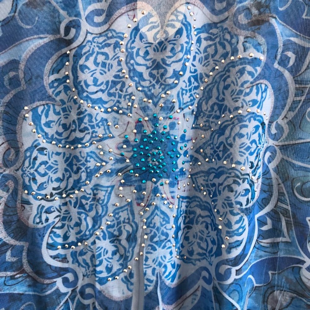 Patterned Beach Coverup - Picture 4 of 4